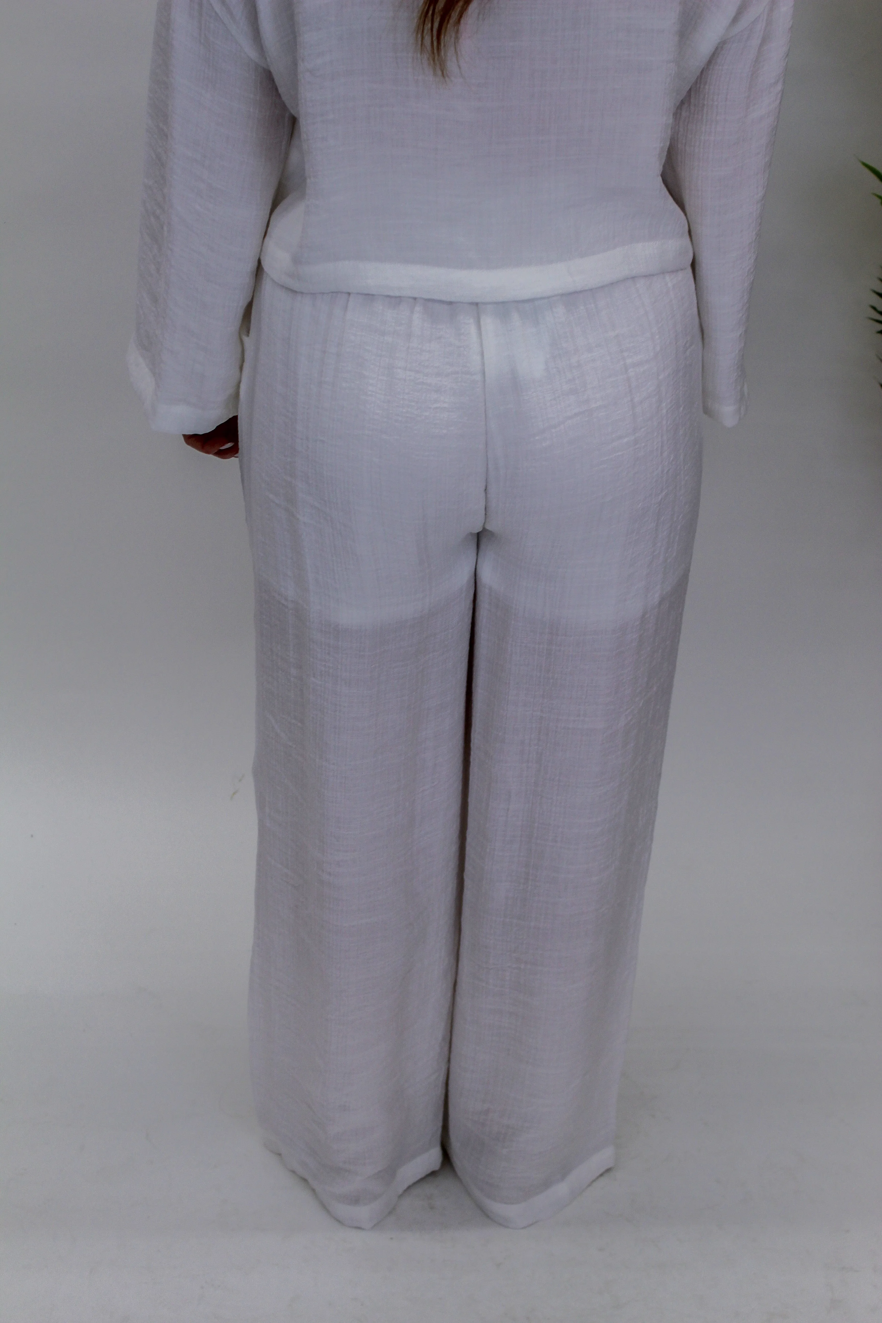 Flutter Away Flowy Pants- White